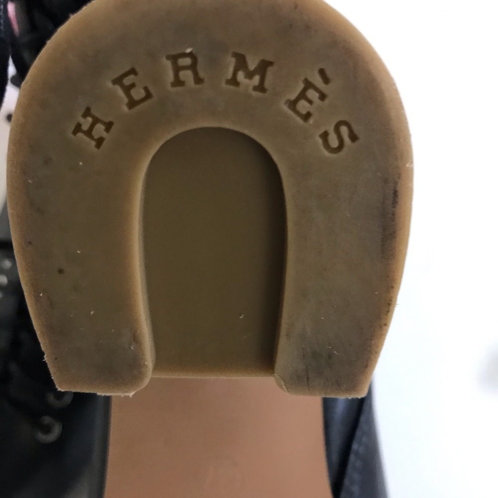 She & In boots - Picture 3 of 9